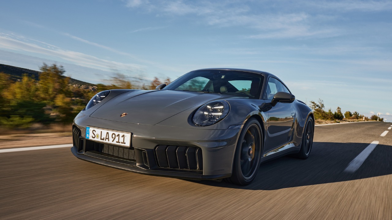Porsche 911 2025 models and trims, prices and specifications in Saudi